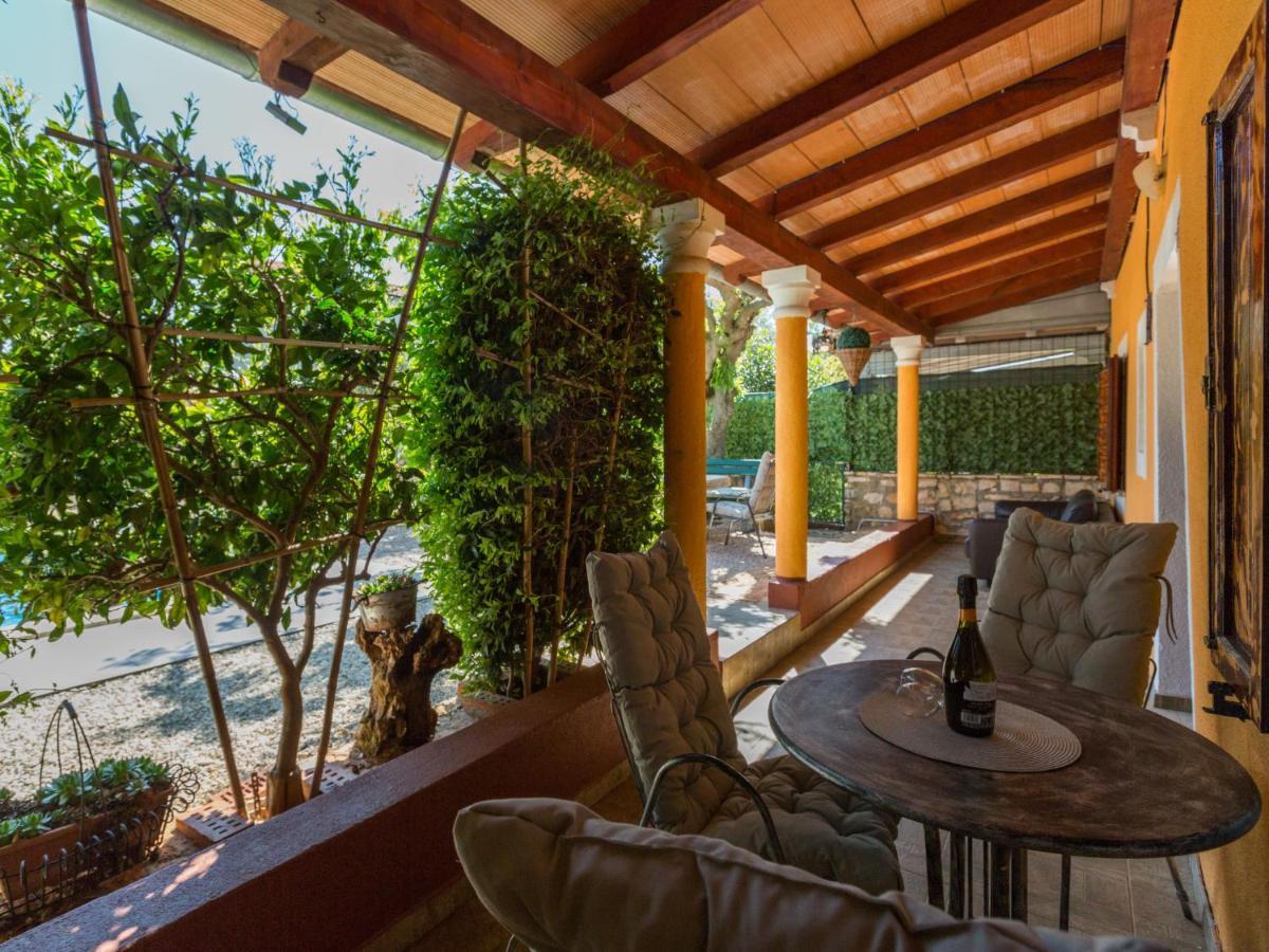 Holiday Home Villa Lucky By Interhome Бртонигла Экстерьер фото