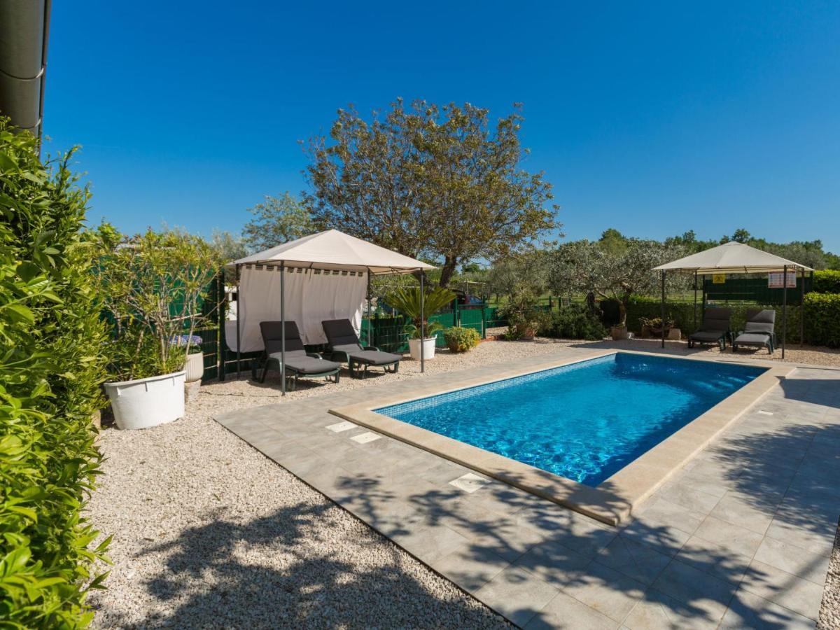 Holiday Home Villa Lucky By Interhome Бртонигла Экстерьер фото